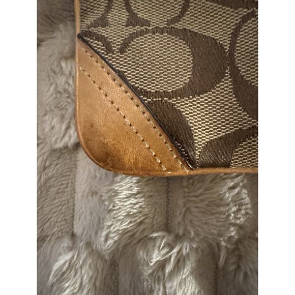 Coach Signature Brown Leather Corner Zip Wristlet - Picture 5 of 7